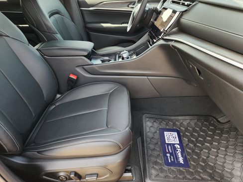 New 2026 Jeep Grand Cherokee L Limited AWD/4WD image 11