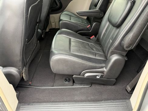 Used 2012 Chrysler Town & Country Touring-L w/ Entertainment Group #2 image 16