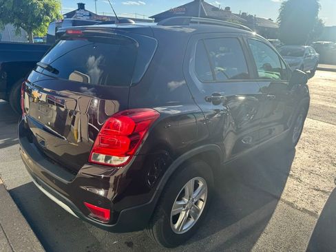Used 2021 Chevrolet Trax LT w/ Driver Confidence Package FWD image 5
