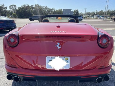 Used 2017 Ferrari California T image 40