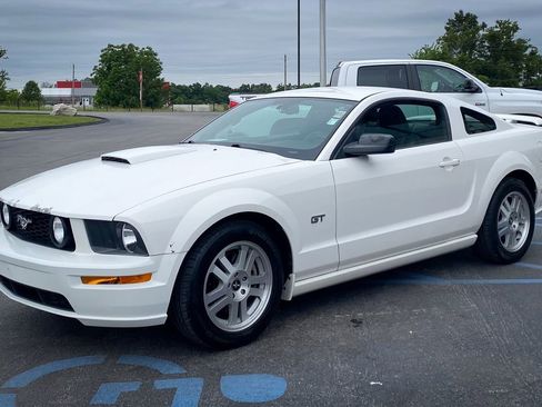 Used 2007 Ford Mustang GT RWD image 5