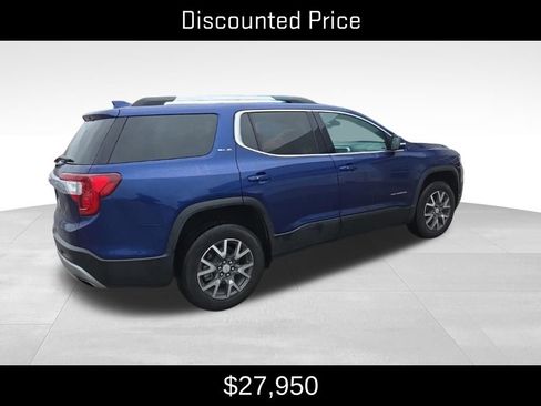 Certified 2023 GMC Acadia SLE w/ Driver Convenience Package FWD image 3