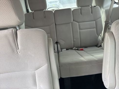 Used 2016 Dodge Grand Caravan SXT image 3