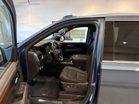 New 2026 GMC Yukon Denali w/ Denali Reserve Package AWD/4WD image 24