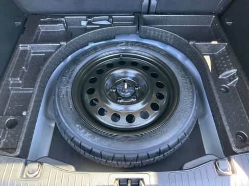 Used 2022 Ford Escape SE w/ SE Sport Appearance Package FWD image 16