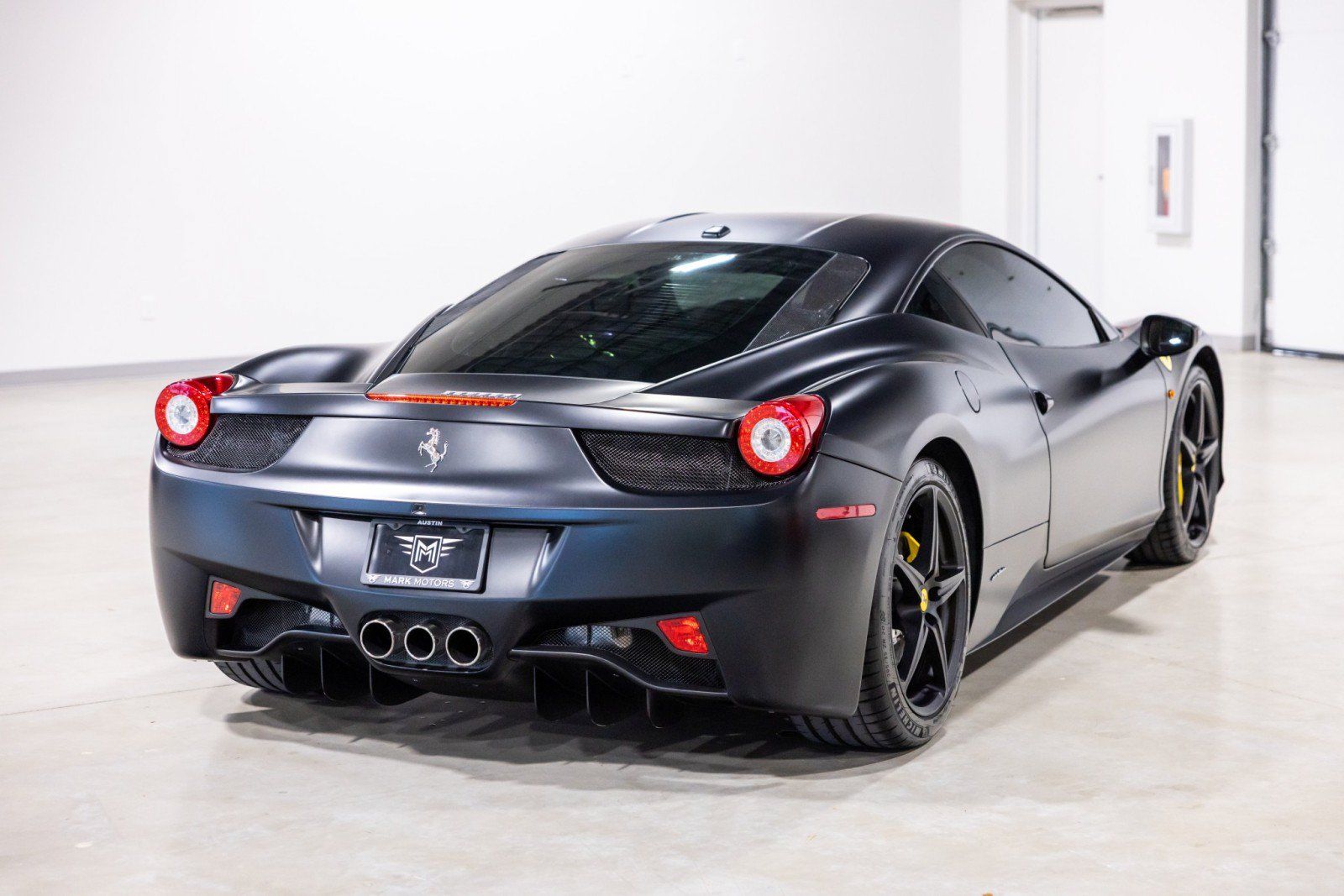 Used 2011 Ferrari 458 Italia Coupe RWD image 9