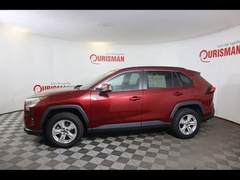 Used 2021 Toyota RAV4 XLE w/ Convenience Package image 7