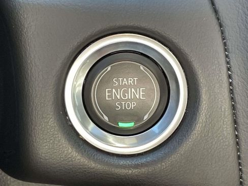 Used 2021 Chevrolet Suburban RST w/ Luxury Package image 28