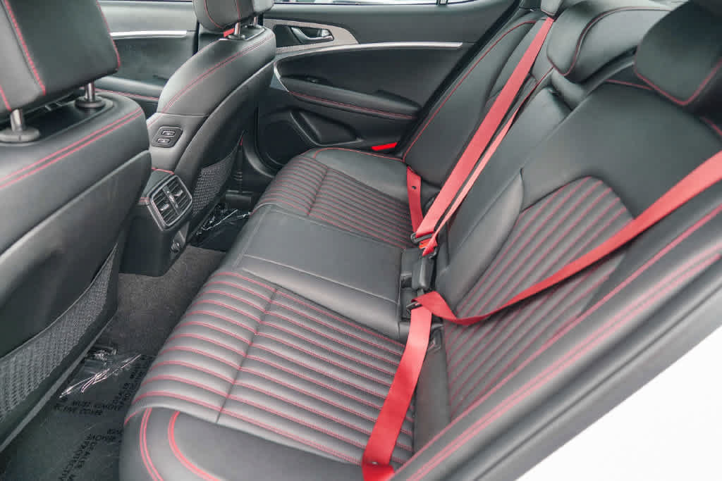 Used 2023 Genesis G70 2.0T w/ Sport Prestige Package RWD image 17