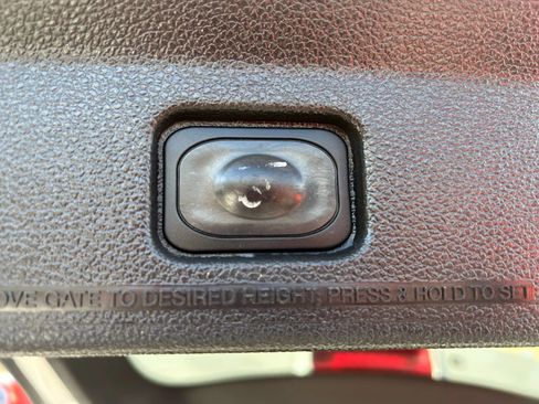 Used 2013 Ford Explorer Limited image 33