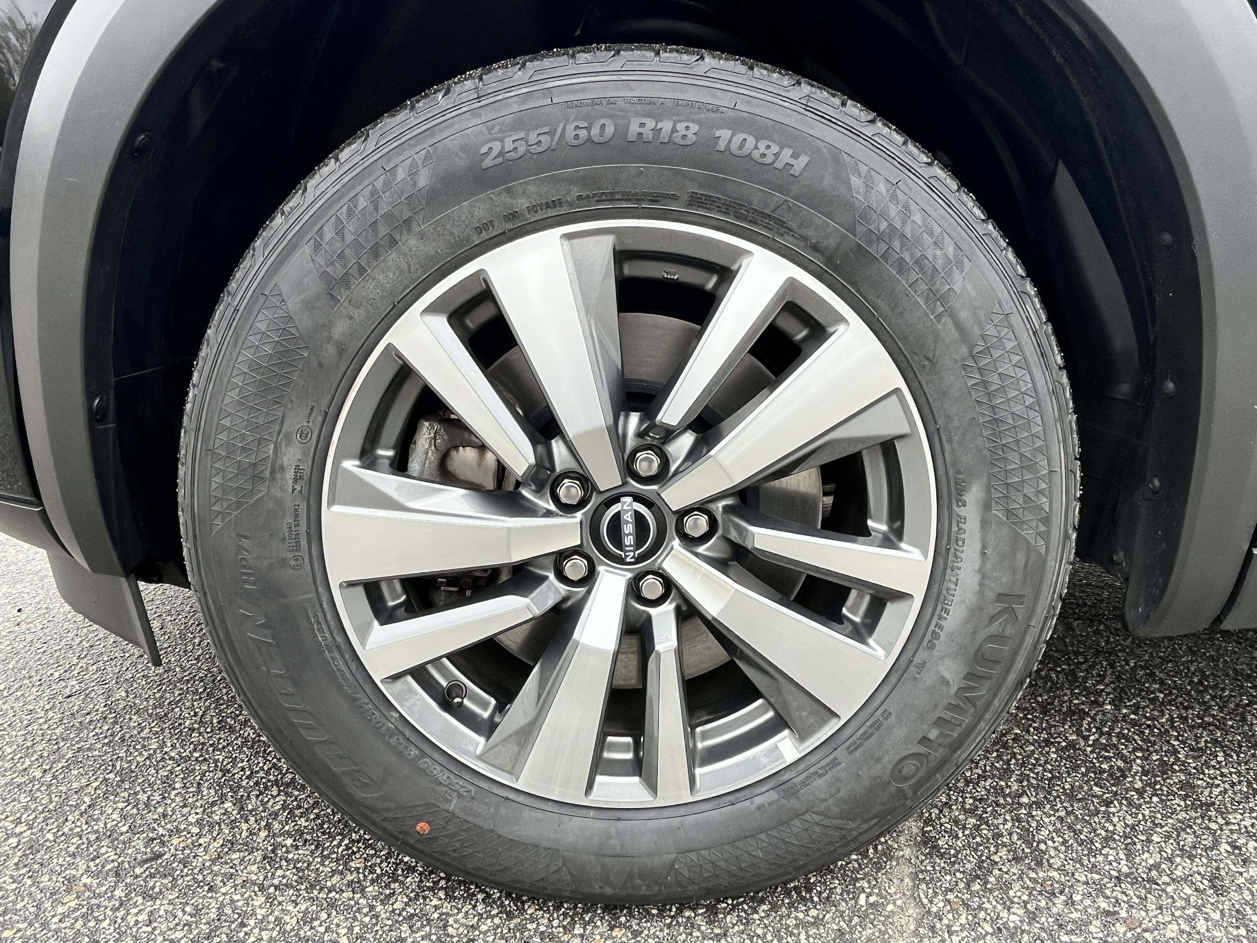 Used 2025 Nissan Pathfinder SL AWD/4WD image 12