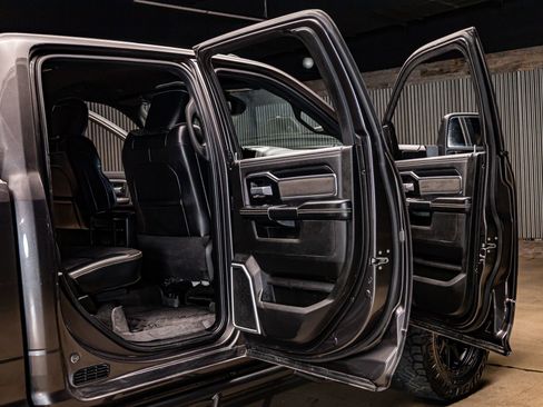 Used 2024 RAM 3500 Laramie w/ Night Edition image 29