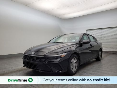 Used 2025 Hyundai Elantra SE image 1