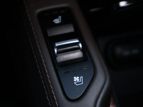 Used 2020 Kia Telluride SX w/ Towing Package FWD image 5