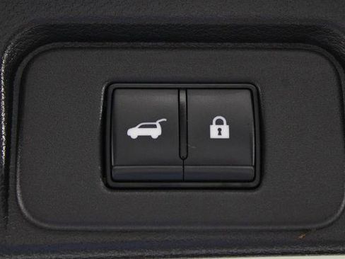 Certified 2025 Nissan Rogue SL image 18