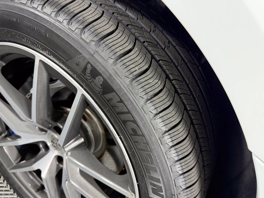 Certified 2023 Porsche Macan Turbo AWD/4WD image 18
