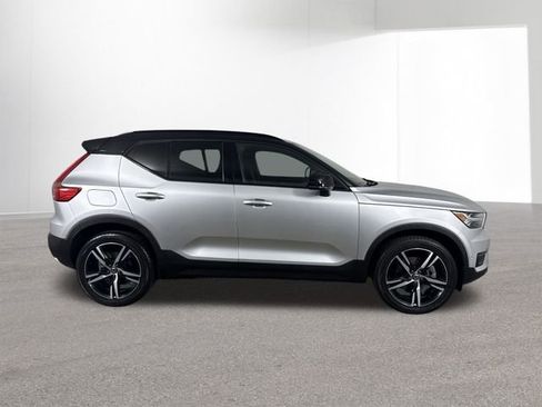 Used 2019 Volvo XC40 T5 R-Design image 36