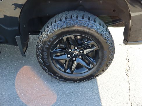 Used 2024 Chevrolet Silverado 1500 Custom Trail Boss AWD/4WD image 37