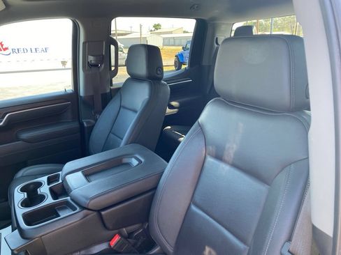 Used 2025 GMC Sierra 1500 SLT AWD/4WD image 17