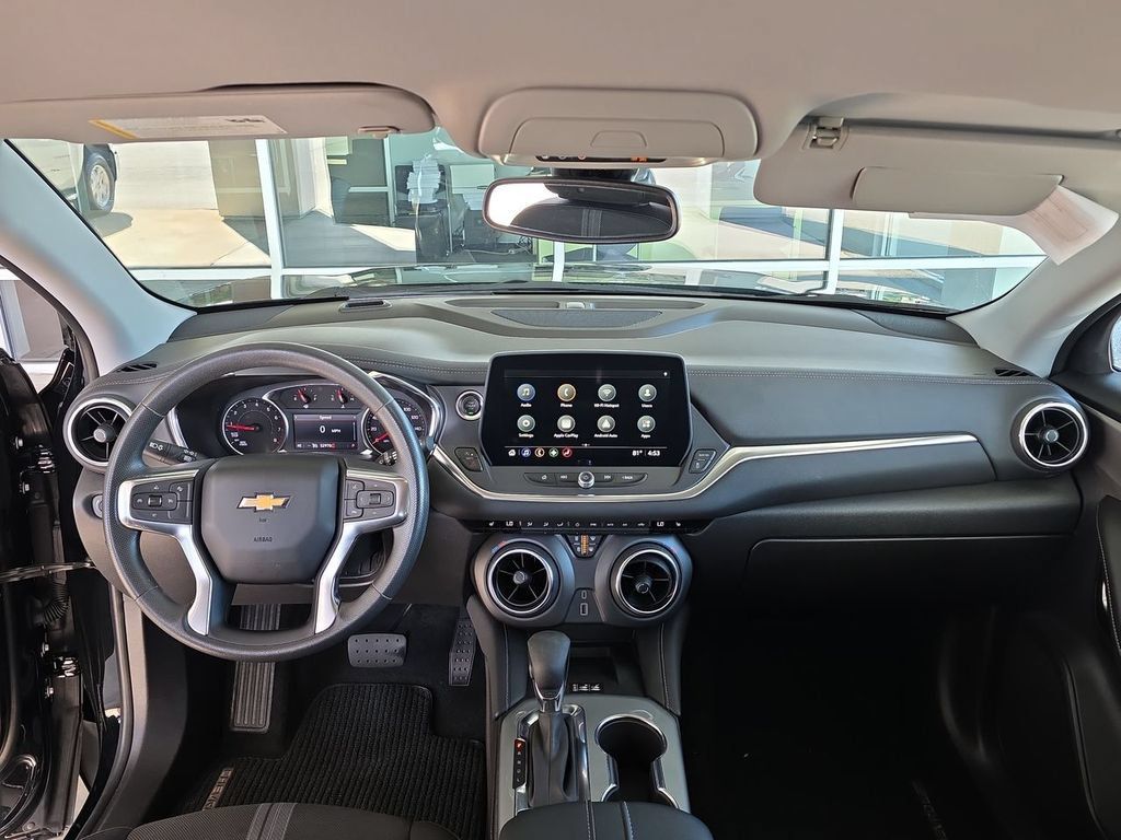 Used 2024 Chevrolet Blazer LT w/ Convenience Package FWD image 21