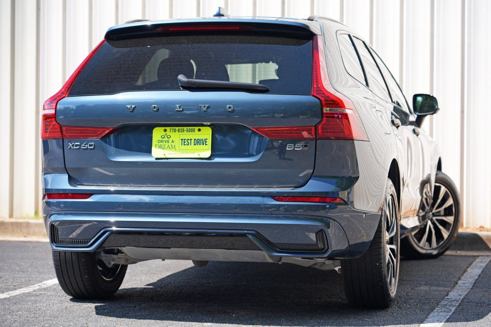 Used 2025 Volvo XC60 B5 Plus w/ Protection Package Premier AWD/4WD image 5