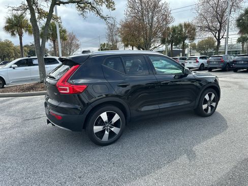 Used 2020 Volvo XC40 T5 Momentum w/ Protection Package Premier image 20