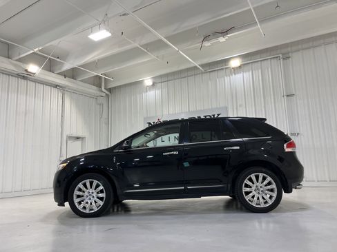 Used 2013 Lincoln MKX FWD image 18