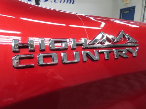 Used 2022 Chevrolet Silverado 1500 High Country w/ Technology Package image 60