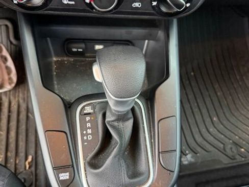 Used 2024 Kia Soul LX w/ Option Group 015 FWD image 11