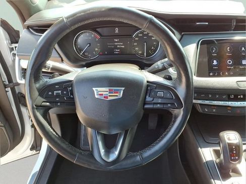 Used 2019 Cadillac XT4 Premium Luxury FWD image 15