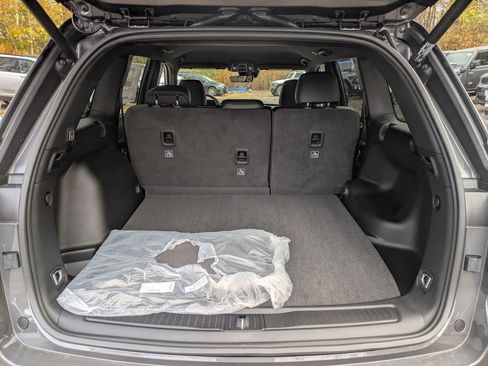 New 2025 Jeep Grand Cherokee Limited image 28