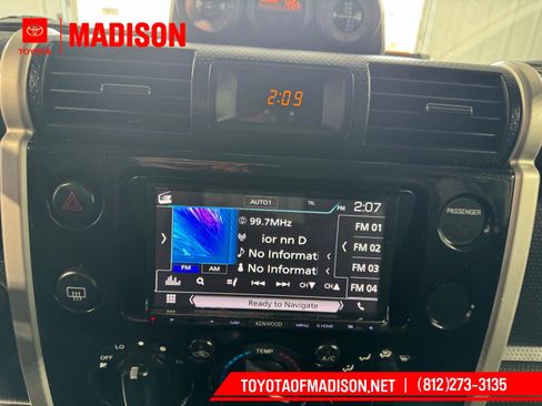 Used 2011 Toyota FJ Cruiser 4WD w/ Upgrade Pkg image 23