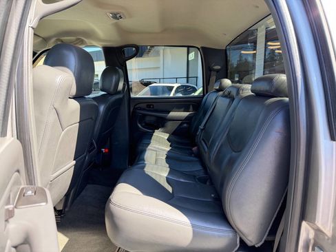 Used 2006 Chevrolet Silverado 2500 LS image 30