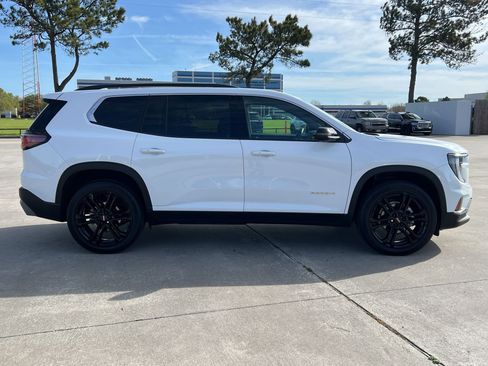 Certified 2024 GMC Acadia Elevation w/ Luxury Package image 8