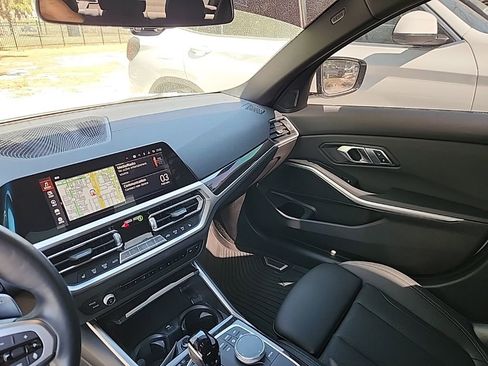 Used 2022 BMW 330i 330i w/ M Sport Package image 6