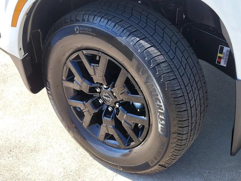 New 2026 Nissan Frontier SV RWD image 10