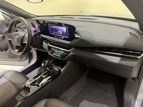Used 2025 Buick Envista Sport Touring w/ Convenience II Package FWD image 23