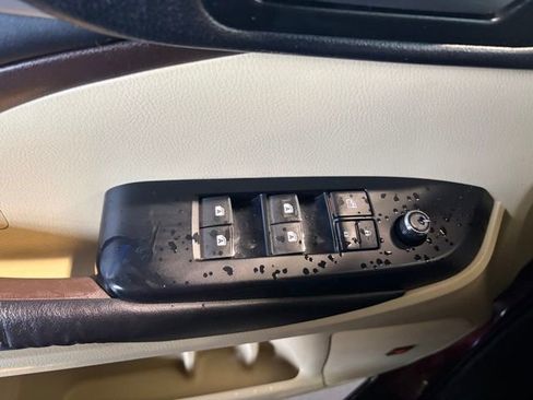 Used 2015 Toyota Highlander Limited AWD/4WD image 31