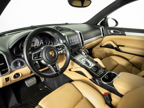 Used 2017 Porsche Cayenne S AWD/4WD image 4