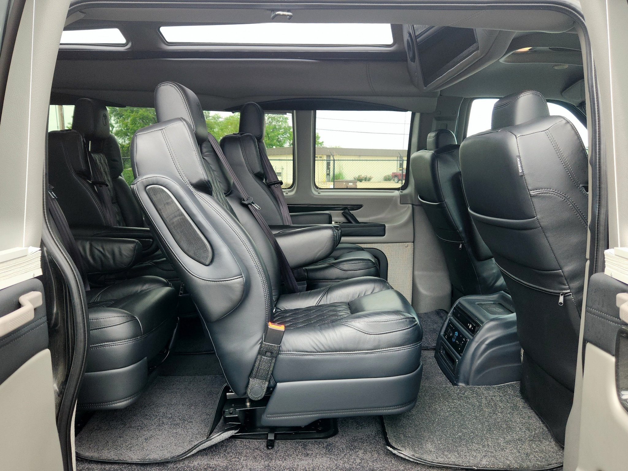 Used 2023 GMC Savana 2500 Extended RWD image 43