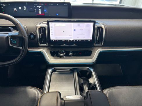 Used 2025 Ford Expedition Tremor image 18