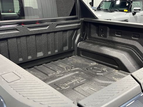 New 2025 GMC Hummer EV 2X image 3