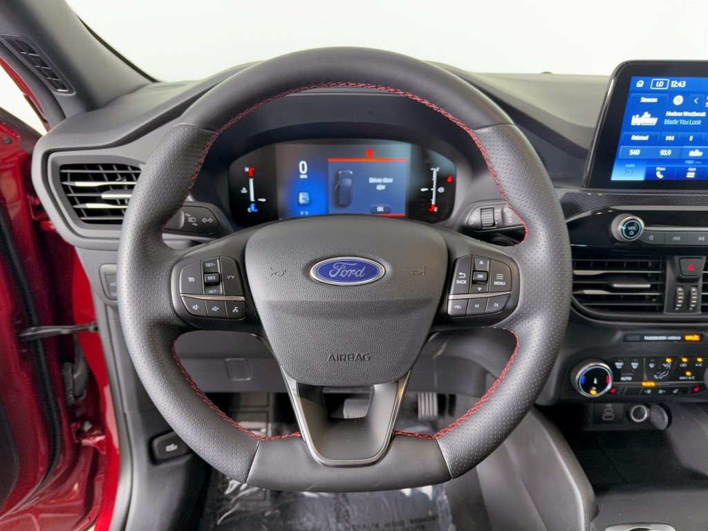 Used 2025 Ford Escape ST-Line Select AWD/4WD image 10