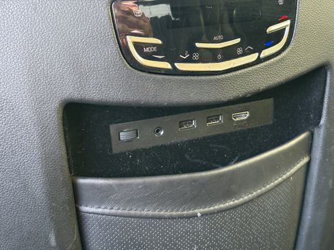 Used 2020 Cadillac Escalade Platinum image 17