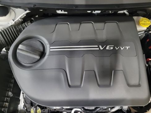 Used 2022 Jeep Cherokee Trailhawk w/ Premium Leather Package image 30