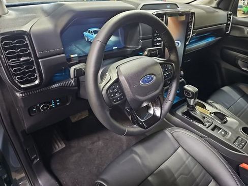 Used 2024 Ford Ranger Lariat w/ Trailer Tow Package image 11