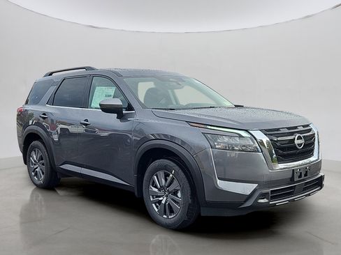 New 2025 Nissan Pathfinder SV w/ SV Premium Package image 2