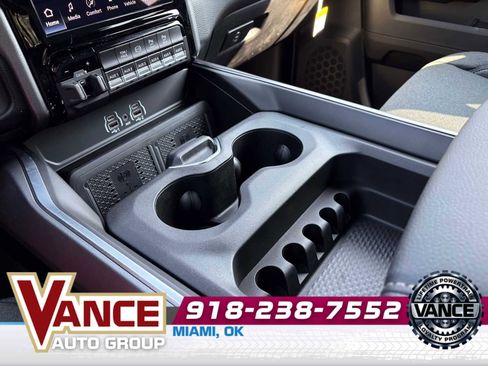 New 2025 RAM 2500 Big Horn AWD/4WD image 14