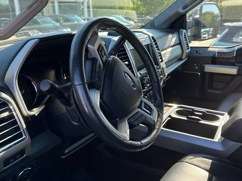Used 2017 Ford F250 Lariat w/ Lariat Ultimate Package AWD/4WD image 4