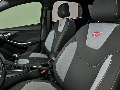 Used 2018 Ford Focus ST FWD image 15